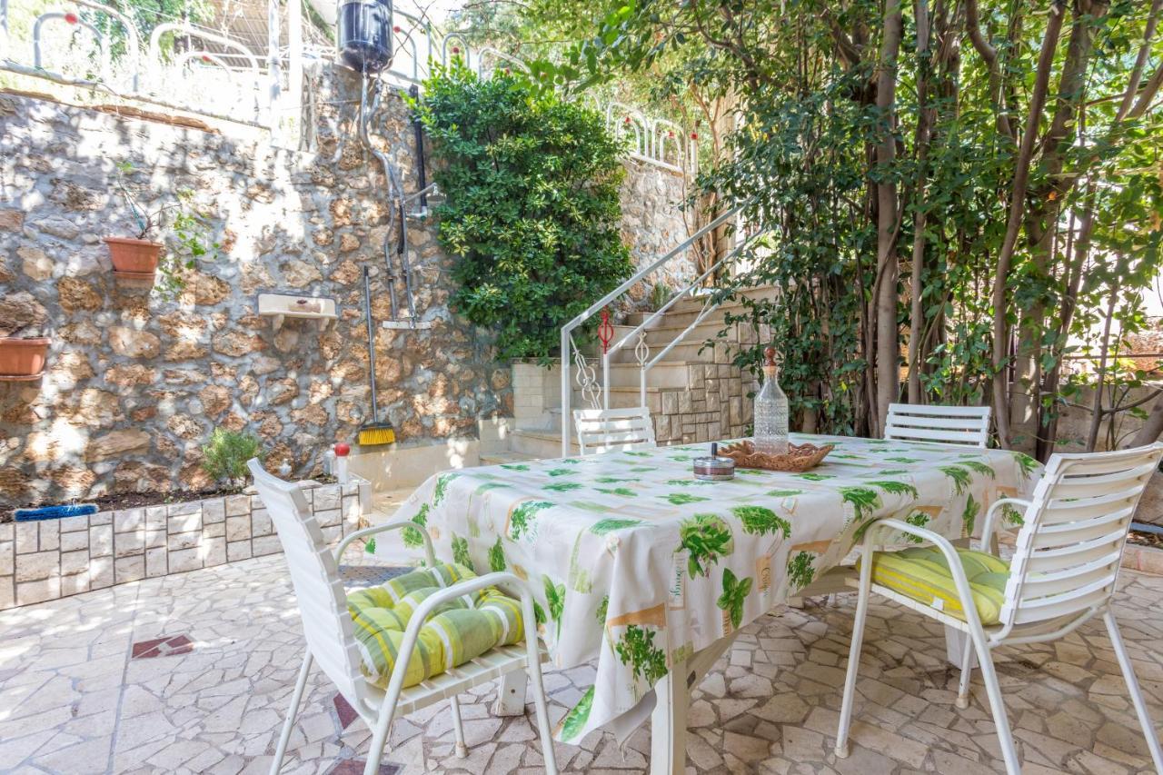 Apartments By The Sea Stanici, Omis - 1028 Tice 외부 사진