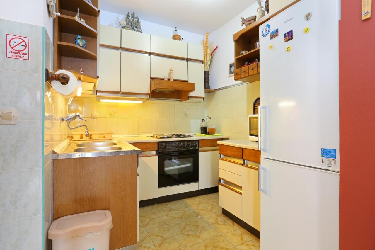 Apartments By The Sea Stanici, Omis - 1028 Tice 외부 사진