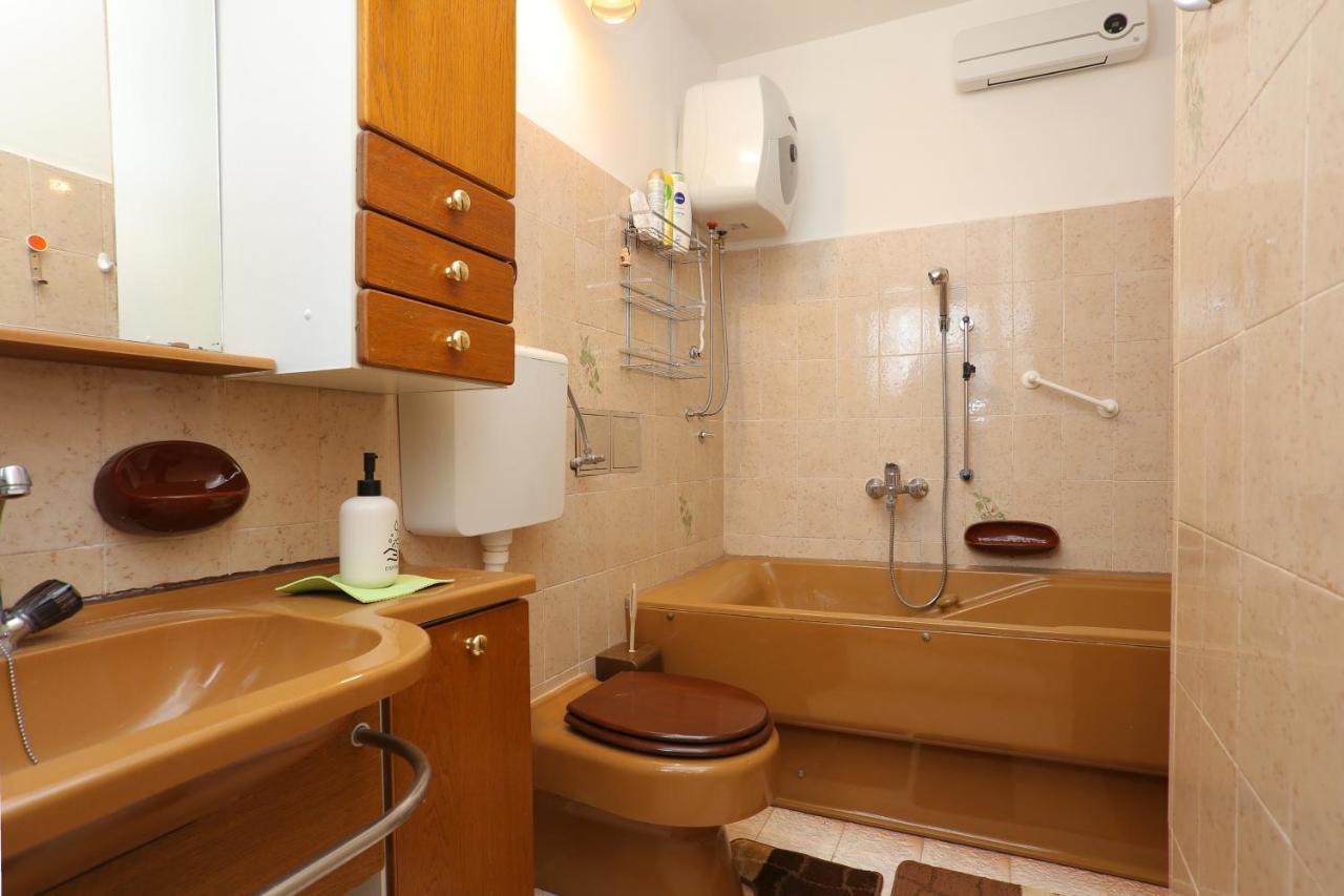 Apartments By The Sea Stanici, Omis - 1028 Tice 외부 사진