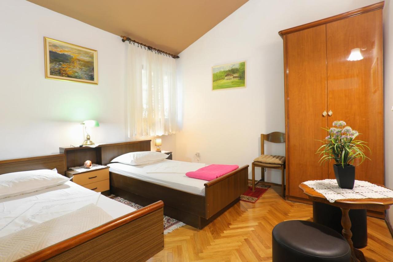Apartments By The Sea Stanici, Omis - 1028 Tice 외부 사진