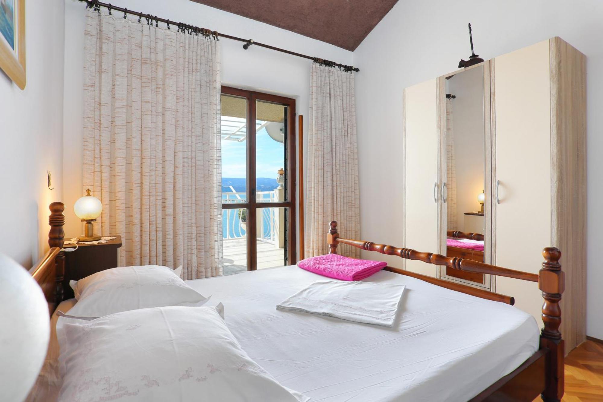 Apartments By The Sea Stanici, Omis - 1028 Tice 객실 사진