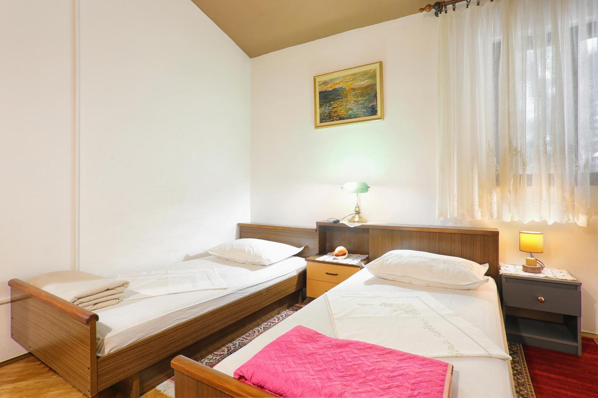 Apartments By The Sea Stanici, Omis - 1028 Tice 객실 사진